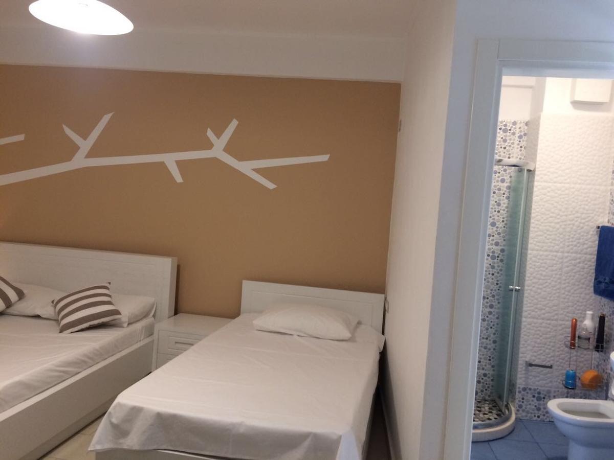 Aldi'S Guest House Vlore Ngoại thất bức ảnh